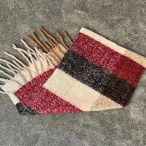 Large multicolored scarf